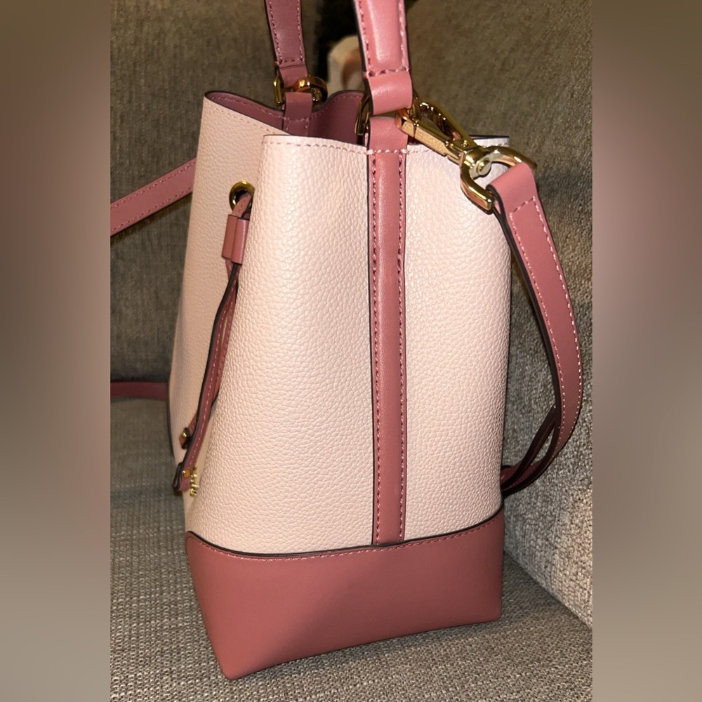 Michael Kors Mercer MD Drawstring Bucket Messenger leather Bag purse 👛